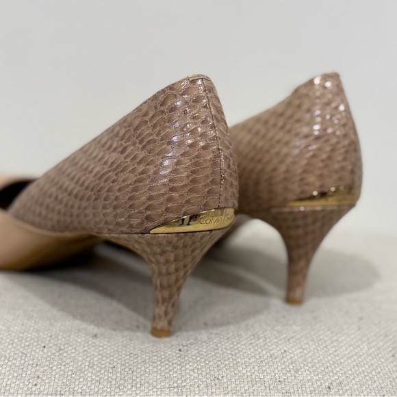 Calvin Klein Beige Snake Leather Pumps – Size 7 (Like new) - Picture 2 of 4